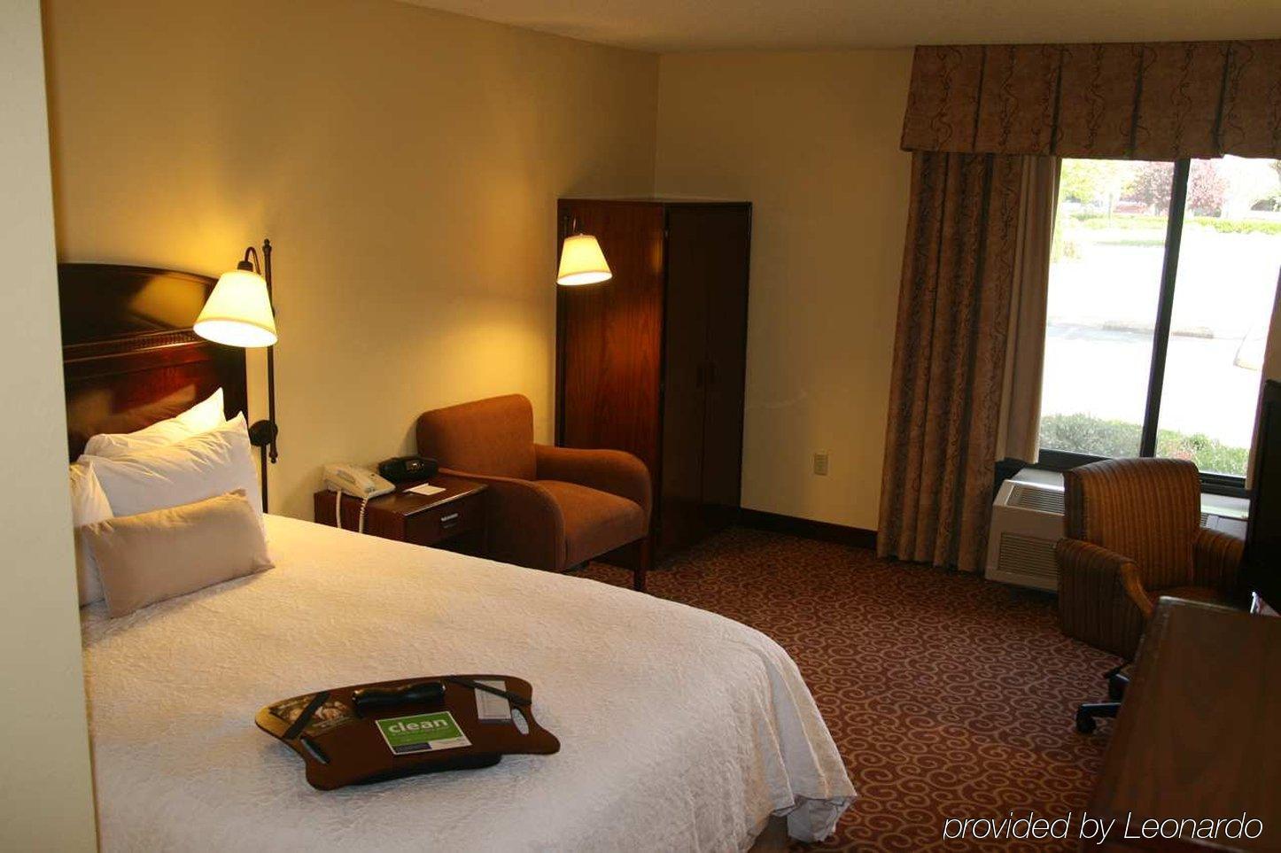 Hampton Inn Portland East Fairview Quarto foto